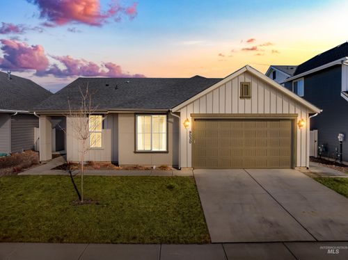 9030 W Bowie St, Star, ID, 83669-5211 | Card Image