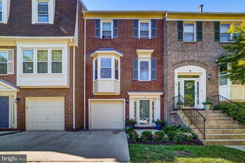 8 Carriage House Cir, ALEXANDRIA, VA, 22304-6337 | Card Image