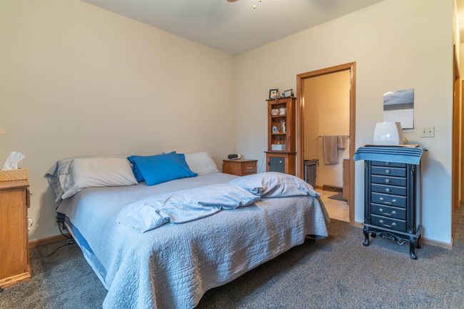 2912 W 4 Th St, Condo with 3 bedrooms, 2 bathrooms and null parking in Cedar Falls IA | Image 15