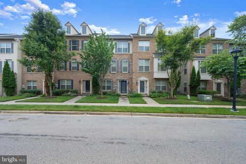 9808 Smithview Pl, GLENARDEN, MD, 20706-1681 | Card Image