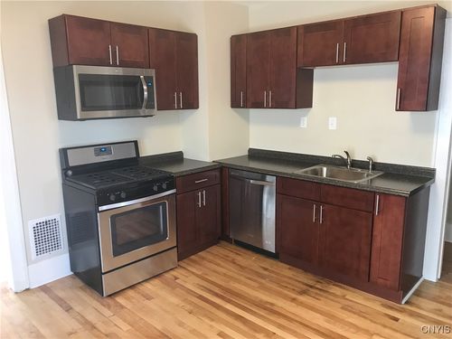 908 Burrstone Rd, Utica, NY, 13502-5304 | Card Image