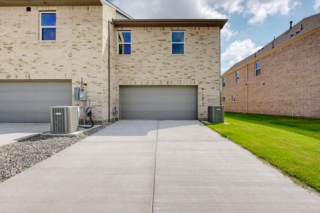 1812 Summer Aura, House other with 3 bedrooms, 3 bathrooms and null parking in Mesquite TX | Image 37