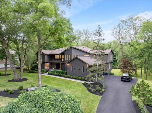 12 Zeck Ct, Suffern, NY, 10901-3426 | Card Image