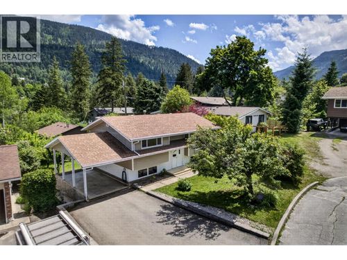 1708 Slocan Cres, Nelson, BC, V1L5V6 | Card Image