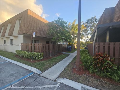 253-253 San Remo Blvd, North Lauderdale, FL, 33068-3925 | Card Image