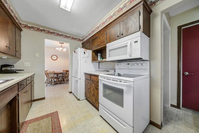 19 Kitchen | Image 15
