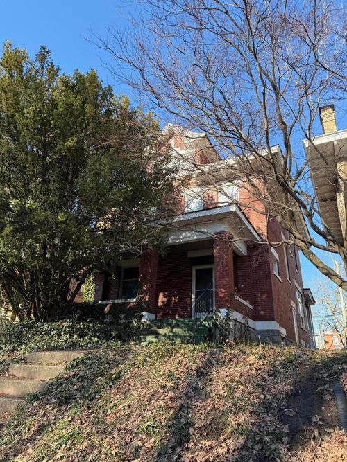 26 E Oakland Ave, Columbus, OH, 43201-1207 | Card Image