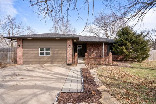 1206 S 29th Street, Parsons, KS, 67357 | Card Image