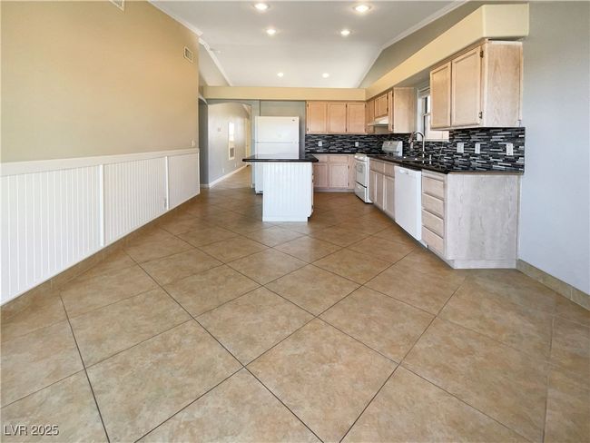 UNIT-201 - 8032 Astrology Ct, Townhouse with 2 bedrooms, 2 bathrooms and null parking in Las Vegas NV | Image 9