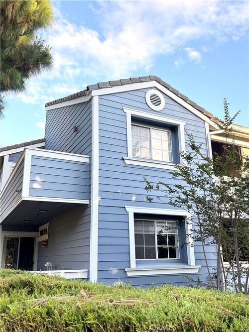 101e-101 S Lakeview Ave, Placentia, CA, 92870-7305 | Card Image