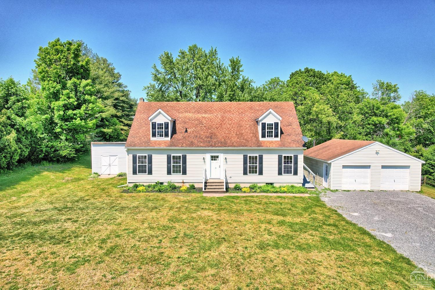 Twin Dr, Hudson, NY 12534
