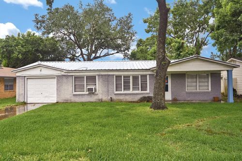 616 Benson St, La Marque, TX, 77568-4215 | Card Image