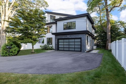 609 Hunnewell St, Needham, MA, 02494-1347 | Card Image