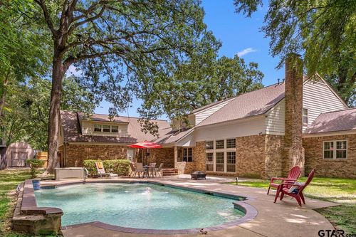 414 Cambridge Rd, Tyler, TX, 75703-5261 | Card Image