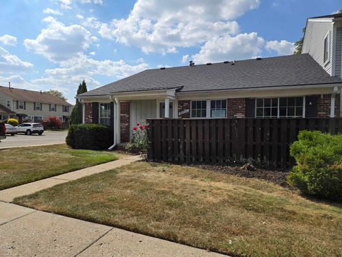 39551 Heatherheath Dr, Clinton Township, MI, 48038-2645 | Card Image
