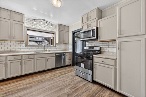 2216 Cumberland St, Rockford, IL, 61103-4148 | Card Image