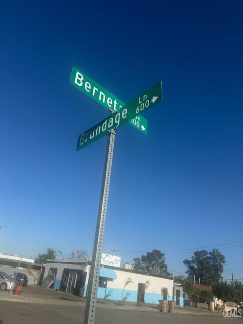 605 Brundage Lane, Bakersfield, CA, 93304 | Card Image