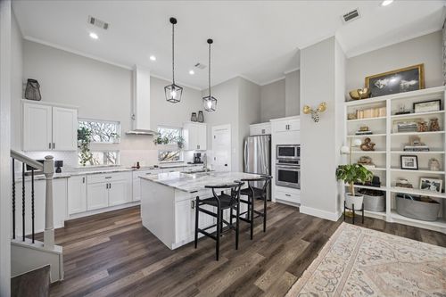 2108 Oatfield Dr, Houston, TX, 77018-1493 | Card Image