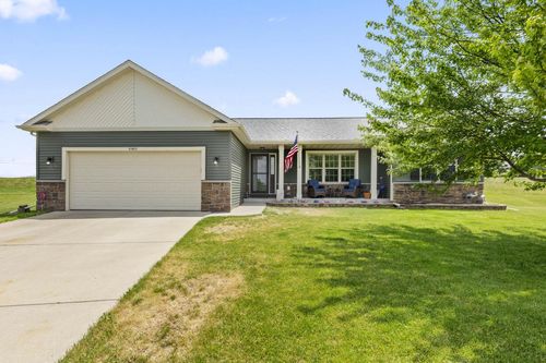 W1401 Stoney Brook Court, Ixonia, WI, 53036 | Card Image