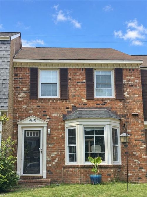 909 Wolfpack Ct, Virginia Beach, VA, 23462-7326 | Card Image