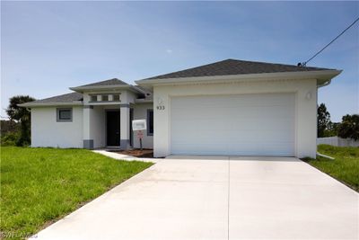 933 Gleason Street, House other with 3 bedrooms, 2 bathrooms and null parking in Lehigh Acres FL | Image 1