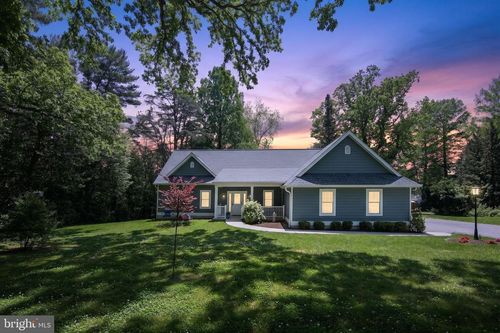 10 E Brookhaven Rd, WALLINGFORD, PA, 19086-6326 | Card Image