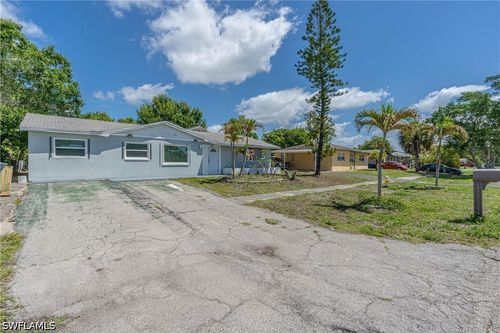 990 Jasmine St, North Fort Myers, FL, 33903-4216 | Card Image