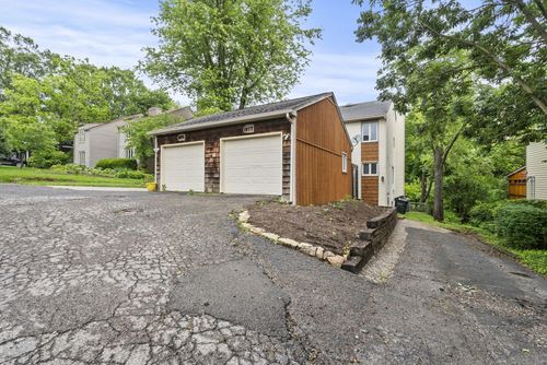 1077 Armstrong Mill Rd, Lexington, KY, 40517-3141 | Card Image