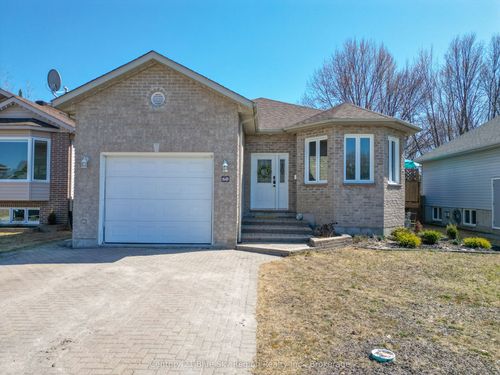 60 Mariah St, North Bay, ON, P1A4M7 | Card Image