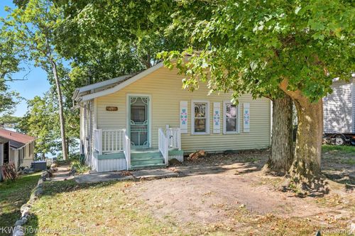 1259 Lakeshore Dr, Columbiaville, MI, 48421-9771 | Card Image