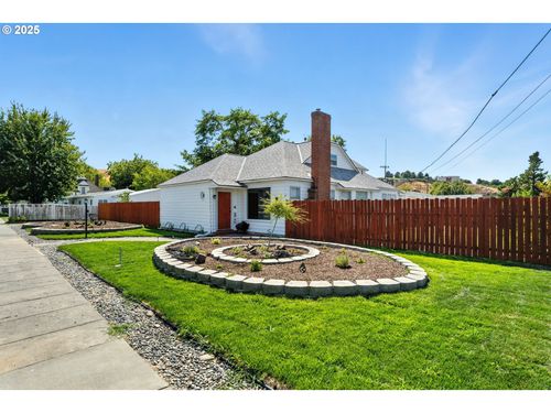 138 Dehaven St, Milton-Freewater, OR, 97862-1361 | Card Image