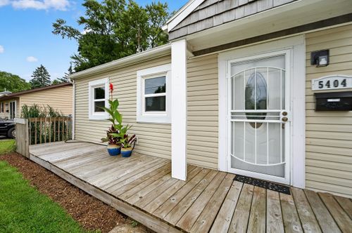 5404 Healy Ln, Monona, WI, 53716-2520 | Card Image