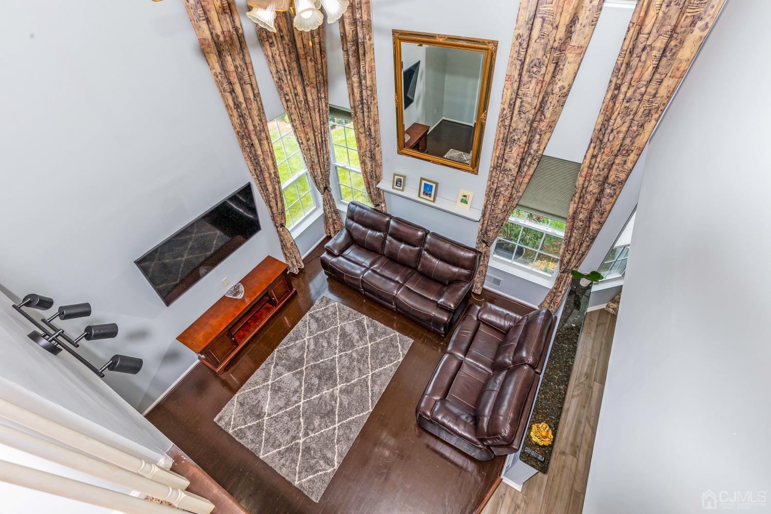 Pin Oak Dr, North Brunswick, NJ 08902