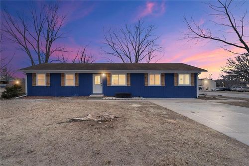 245 N Pine St, Garnett, KS, 66032-1135 | Card Image