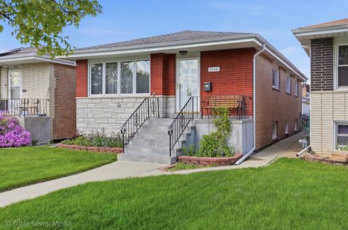 7514 Lockwood Ave, Burbank, IL, 60459-1431 | Card Image