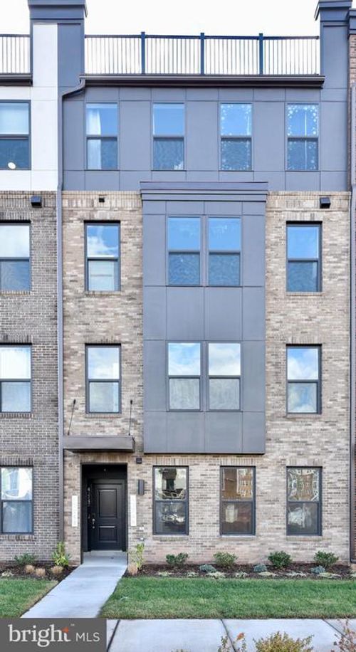 43740 Transit Sq, ASHBURN, VA, 20147-4072 | Card Image