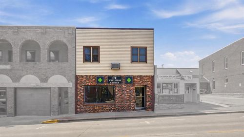 145 W Main St, Platteville, WI, 53818-3137 | Card Image