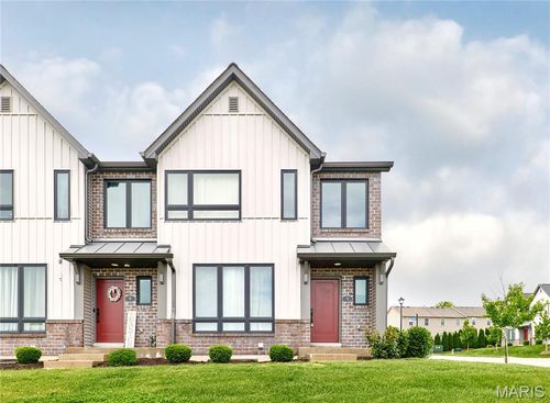 5 Aubrey Pl, Saint Charles, MO, 63303-4337 | Card Image