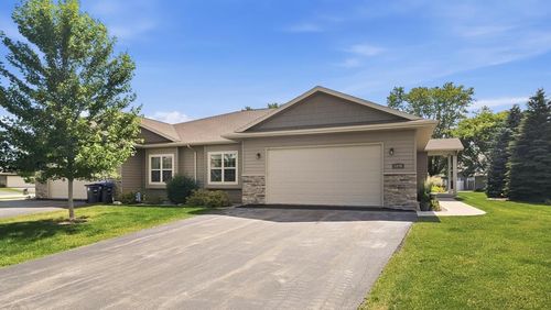 1270 Cameron Circle, NEENAH, WI, 54956 | Card Image