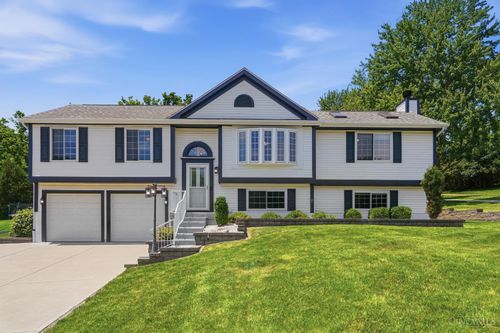 5629 Bluepine Dr, Cincinnati, OH, 45247-7450 | Card Image