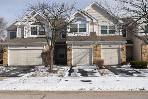 939 Mesa Dr, Lake In The Hills, IL, 60156-4927 | Card Image
