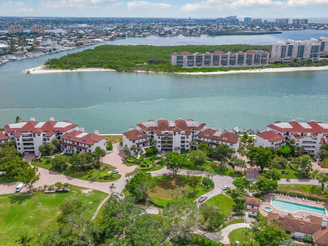 232 - 232 La Peninsula Blvd, Condo with 2 bedrooms, 3 bathrooms and null parking in NAPLES FL | Image 39