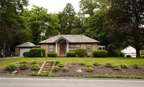 318 Saint Paul St, North Smithfield, RI, 02896-6868 | Card Image