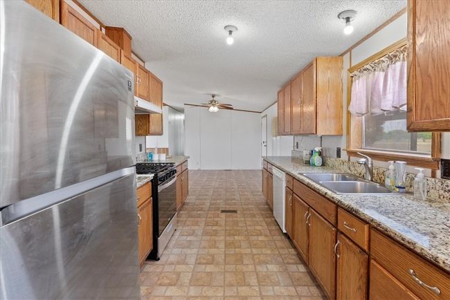 6032 Sundance Cir, House other with 5 bedrooms, 3 bathrooms and 2 parking in Mathis TX | Image 17