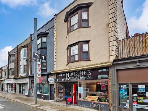 {{alt}} | Card Image