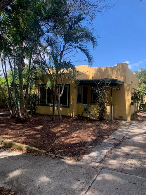 805 Sunset Rd, West Palm Beach, FL, 33401-7845 | Card Image