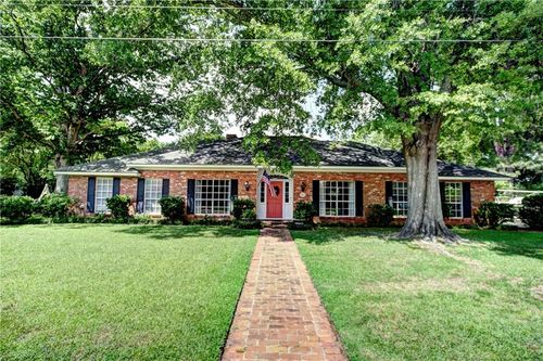 912 Harling Ln, Natchitoches, LA, 71457-5220 | Card Image