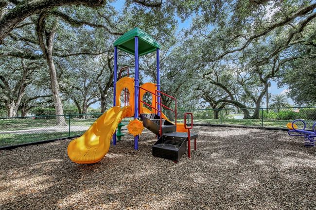 APT-101 - 9510 Seagrape Dr, Condo with 3 bedrooms, 2 bathrooms and null parking in Davie FL | Image 68