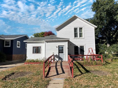 18 S Spring Ave, Springfield, MN, 56087-1419 | Card Image