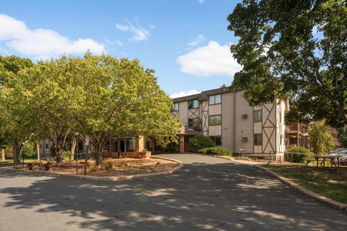 apt-202-1304 W Medicine Lake Dr, Plymouth, MN, 55441-4852 | Card Image